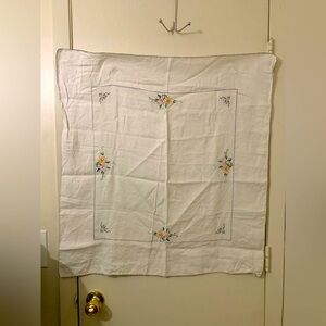 Vintage Table Cloth 30 x 32